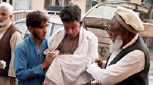 Ledakan di Masjid Afghanistan Membunuh Puluhan Jamaah