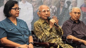 Polemik UU KPK, Ekonom Indonesia Surati Jokowi