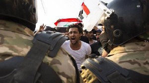 60 Tewas dalam Demo di Irak, Pemerintah Dituntut Mundur