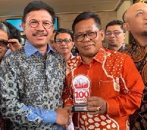 Wali Kota Banda Aceh Terima Penghargaan Smart City dari Kominfo