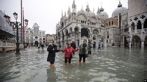 Wali Kota Venesia: Perubahan Iklim Memperburuk Banjir di Kota Tua