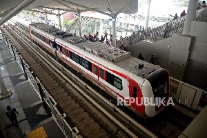 Mulai Besok, LRT Jakarta Beroperasi Komersial