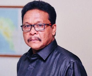 Plt Gub Batalkan Pinjam Pakai Barang kepada Kadin Aceh