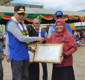 Pendamping PKH Banda Aceh Terima Penghargaan dari Plt Gubernur Aceh
