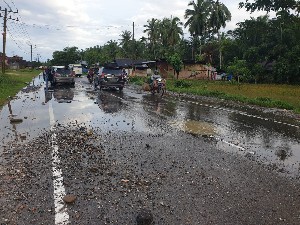 Awas, Ada Lubang 'Maut' Dilintasan Gampong Baro, Aceh Timur