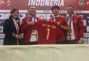 Pelatih Vietnam Tak Sabar Lawan Tae Yong dan Timnas Indonesia