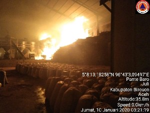 Diduga Akibat Korsleting Listrik, Satu Pabrik Minyak Kelapa di Juli Terbakar