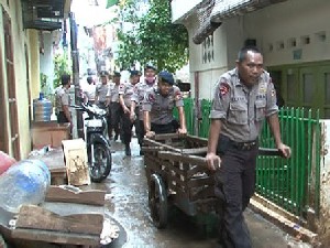 Polres Jakarta Pusat Kerah Ribuan Personel Jaga Rumah Korban Banjir