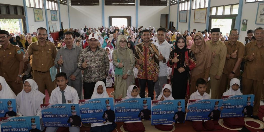 5.916 Siswa Aceh Selatan Terima Beasiswa PIP, Ini Pesan Dyah Erti