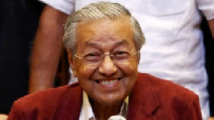 Mengejutkan, Perdana Menteri Malaysia Mahathir Mohamad Resmi Mengundurkan Diri