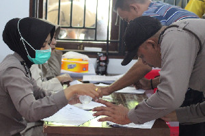 Sebanyak 141 Personel Polresta Banda Aceh Ikuti Pemeriksaan Urine, Ada Apa?