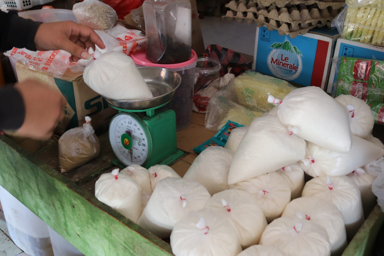 Gula Pasir Masih Tersedia, Namun Harganya Melonjak Rp18.000 per Kilogram