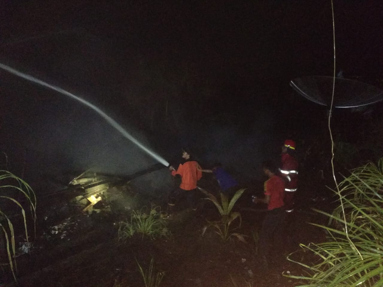 Satu Unit Rumah di Kecamatan Samatiga Hangus Terbakar