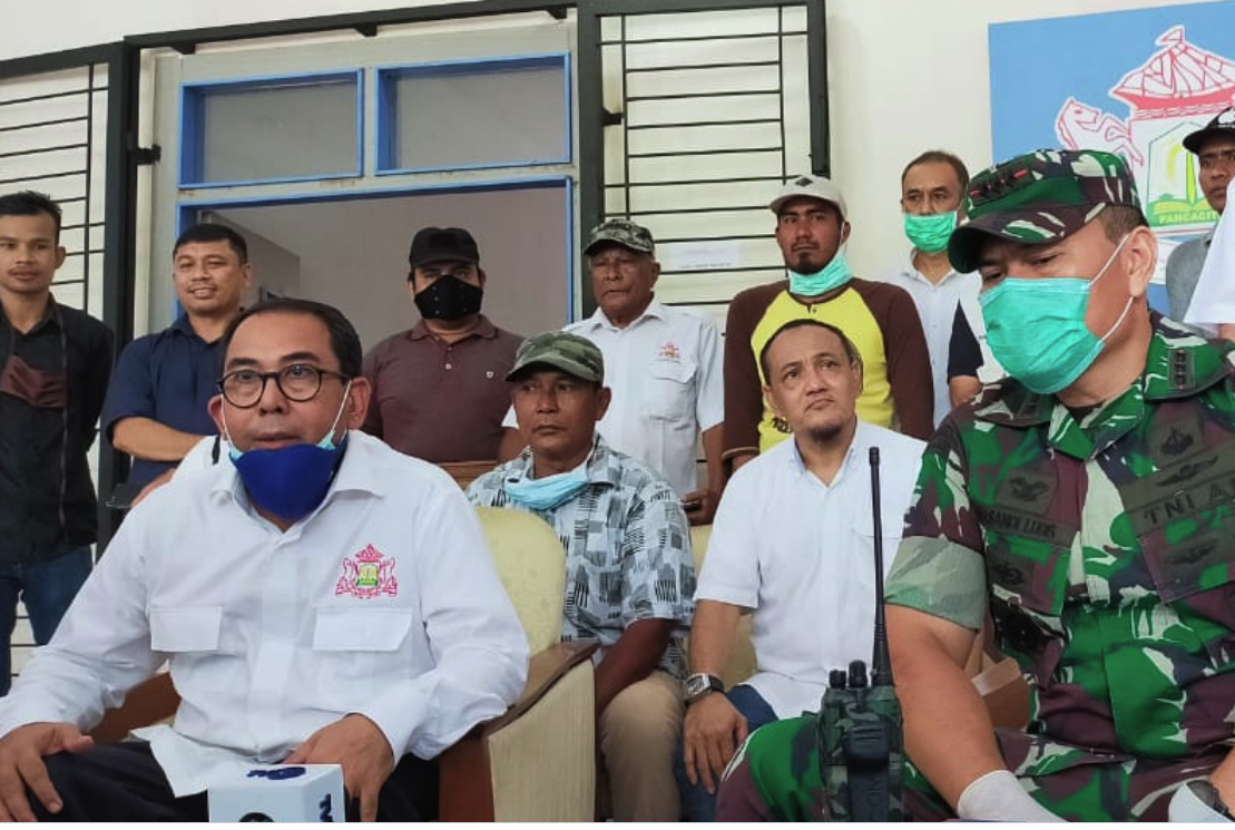 Ketua Kadin Aceh Salukan Bantuan Paket Sembako Senilai Rp1.5 Miliar ke Masyarakat Terdampak Covid-19