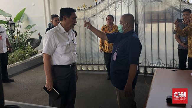 Positif Corona, Menteri dan Tamu Dicek Suhu Tubuh saat Masuk Istana