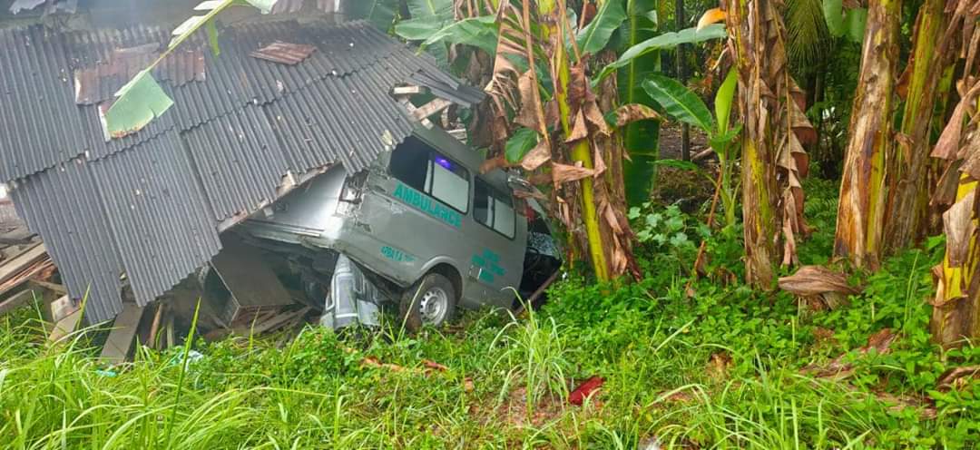Bawa Pasien PDP, Ambulance RSUD Aceh Tamiang Ini Kecelakaan di Lhoksukon