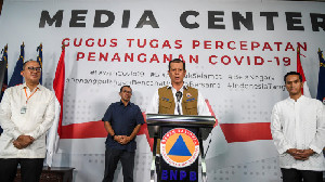 Ada APD Belum Didistribusikan, Kepala Gugus Tugas Penanganan COVID-19: Gubernur Peduli Enggak?