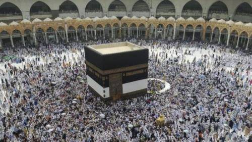 Arab Saudi Akan Cabut Lockdown di Makkah dan Madinah?