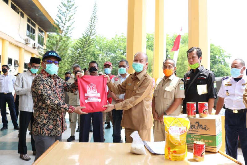Pemerintah Antarkan 1.813 Paket Sembako Terdampak Covid-19 di Aceh Tamiang