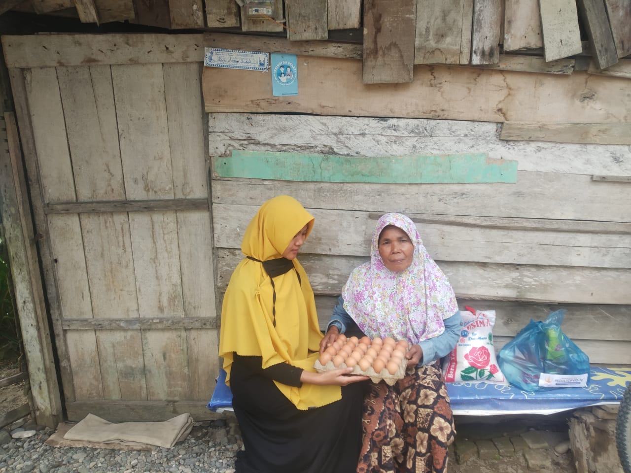 Yayasan Cahaya Aceh Salurkan Bantuan Paket Sembako Siaga Pangan Covid-19 dan Ramadan