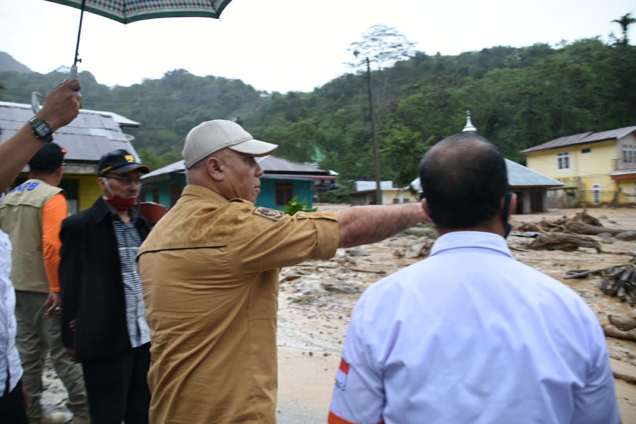 Bupati Aceh Tengah Nyaris Terkepung Banjir Bandang