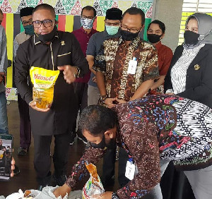 Rafli Salurkan 5000 Paket Sembako untuk Anak Yatim di Aceh