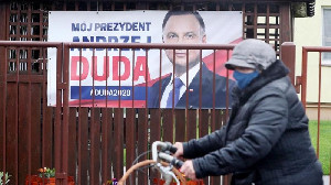 Polandia Tunda Pemilihan Presiden