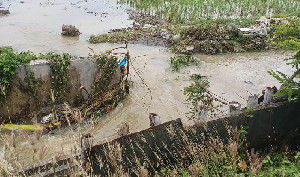 Pemkab Bireuen Didesak Perbaiki Tanggul Jebol di Geulanggang Gampong