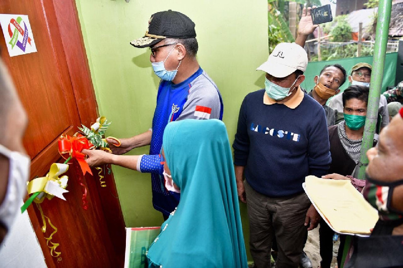 Plt Gubernur Aceh Serahkan Rumah Bantuan untuk Warga Asan Nicah, Keumala