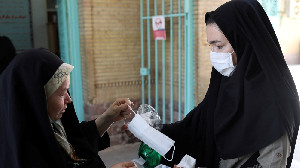 Sehari, 100 Orang Meninggal Di Iran Karena Corona