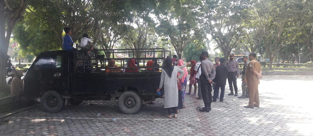 Tak Dapat BLT, Puluhan IRT di Aceh Tamiang Datangi Kantor Bupati