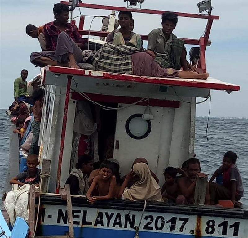 Tidak Diizinkan ke Daratan, Kapal Rohingnya akan Ditarik Keperbatasan