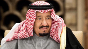 King Salman Dibawa ke Rumah Sakit Riyadh