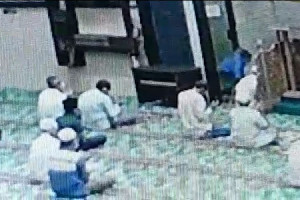 Viral, Imam Masjid di Pekanbaru Diserang Pria Tak Dikenal