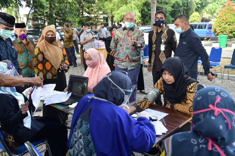 Sekda Aceh Pantau Langsung Aksi Donor Darah ASN Pemerintah Aceh