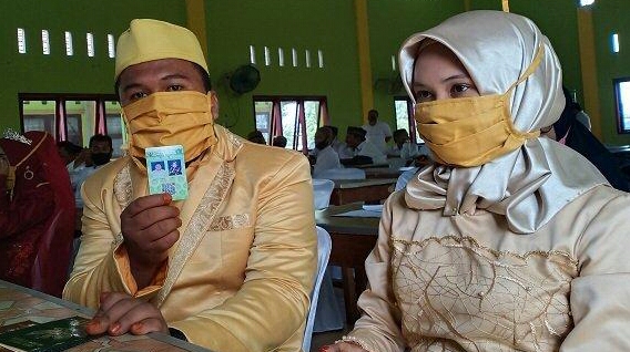 Ini Tiga Pasangan Pengantin Perdana yang Mendapatkan Kartu Nikah di Aceh Tamiang