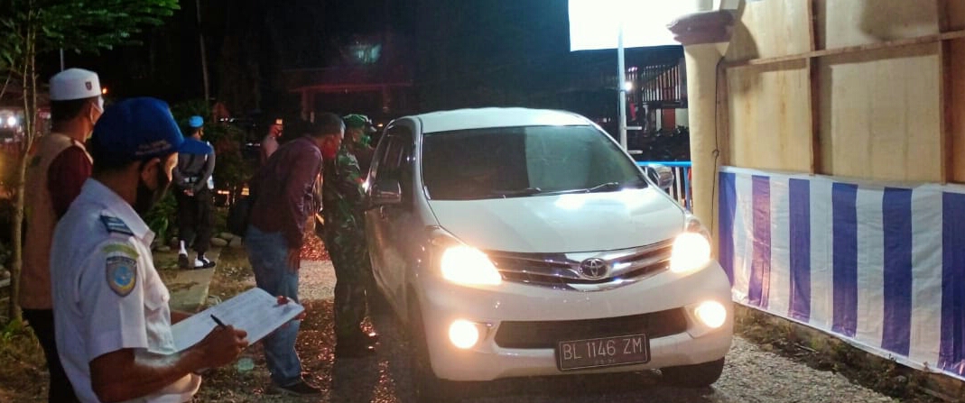 Tak Dilengkapi Dua Surat, Ratusan Mobil Pribadi Putar Balik di Perbatasan Aceh Tamiang
