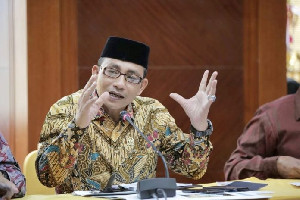 Haji Uma : Apresiasi Langkah Pemerintah Aceh Memasang Stiker