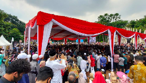Ramai-ramai Tokoh Publik Deklarasi KAMI di Tugu Proklamasi