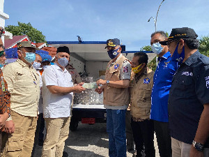 Plt Gubernur Serahkan Bantuan untuk Aceh Tengah