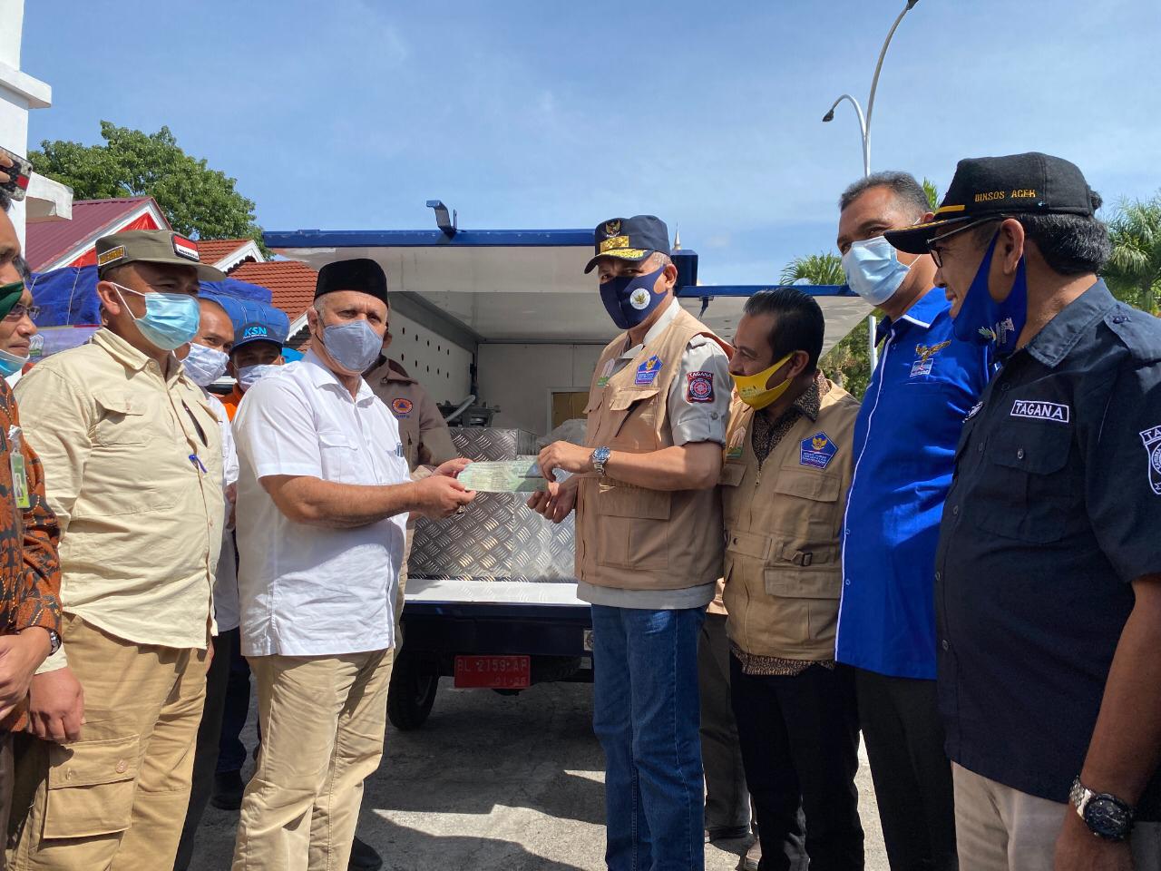 Plt Gubernur Serahkan Bantuan untuk Aceh Tengah