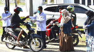Kembali Turun ke Jalan, Poltekkes Kemenkes Aceh Kampanye Selalu Pakai Masker