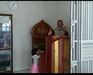 Benarkah Jerjak Besi Masjid  Serambi di Mendale Untuk Mengamankan Ulama dari Tusukan Orang Gila?