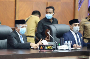 Kedatangan Plt Gubernur Aceh di Rapat Paripurna Interpelasi DPRA Dinilai Kooperatif