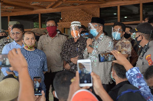 Tim Pemerintah Aceh Temui Puluhan Pengunjuk Rasa di Kantor Gubernur