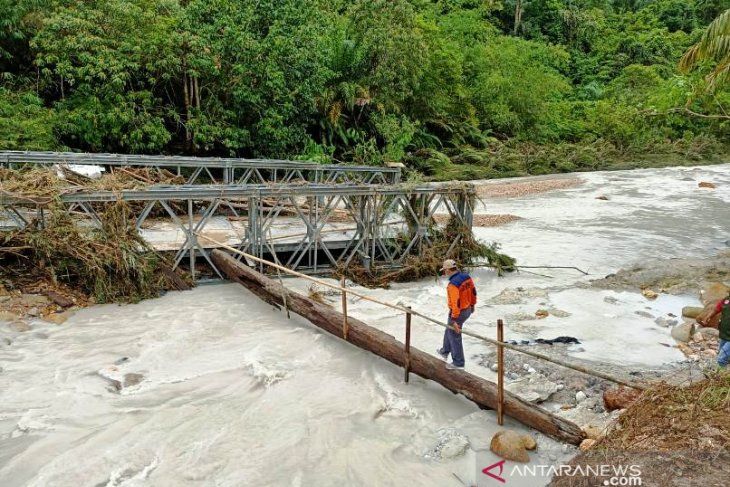 Banjir Melanda Singkil Satu Jembatan Terhempas Air