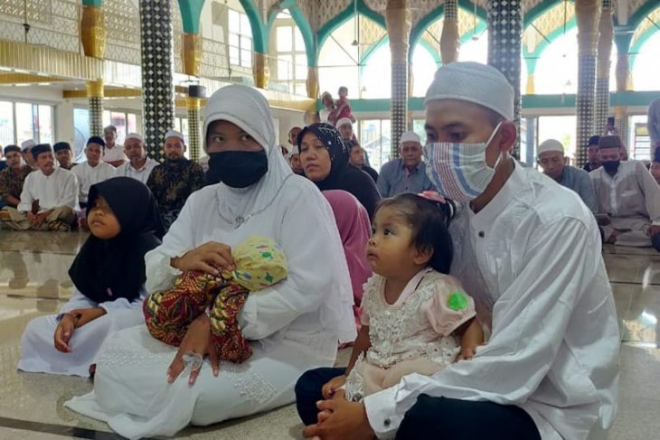Di Aceh Timur Satu Keluarga Asal Sumut Masuk Islam