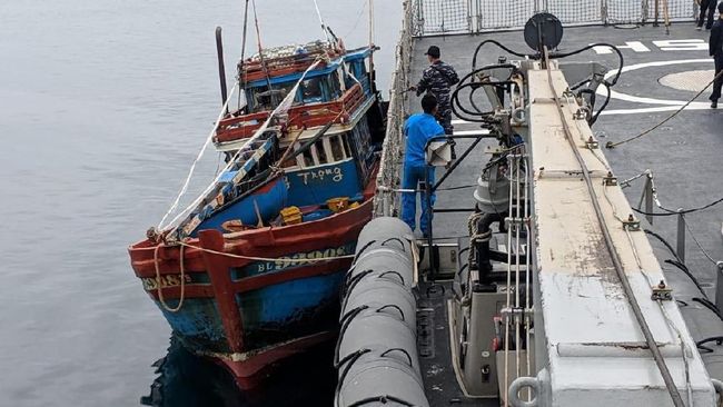TNI AL Tangkap Lagi 2 Kapal Ikan Vietnam di Laut Natuna Utara