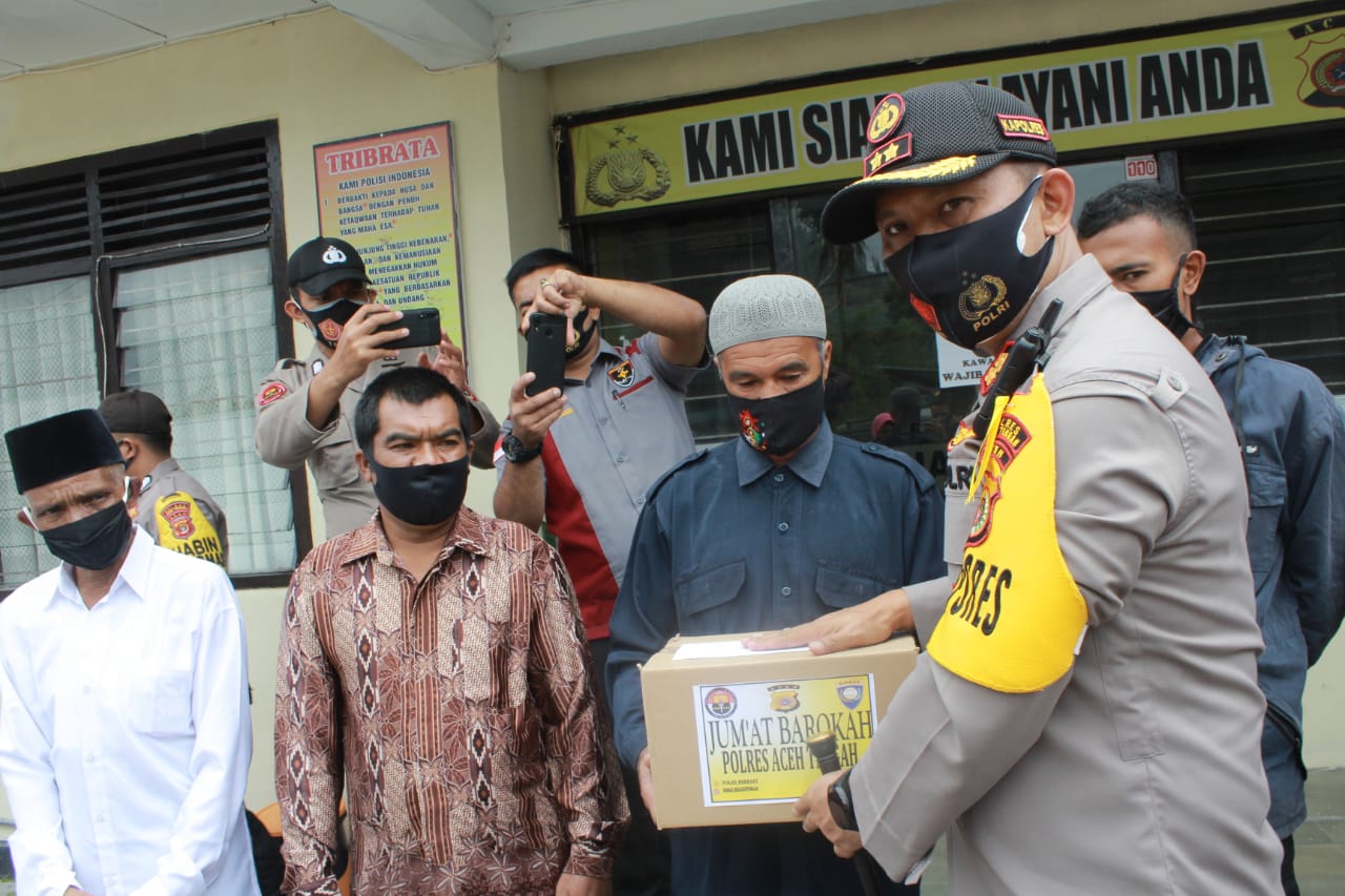 Jumat Barokah, Polres Aceh Tengah Sisihkan Gaji Bantu Masyarakat
