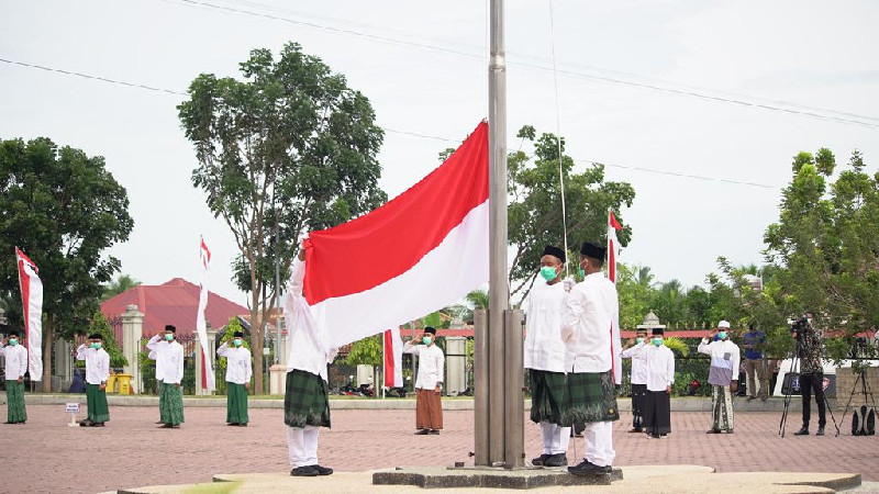 Peringatan Hari Santri ke-6 di Bireuen, Plt Gubernur Aceh Harap Santri Jadi Generasi Berkualitas